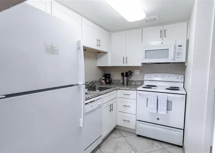 Apartment 216-fully Furnished 1br Suite-outdoor Pool *